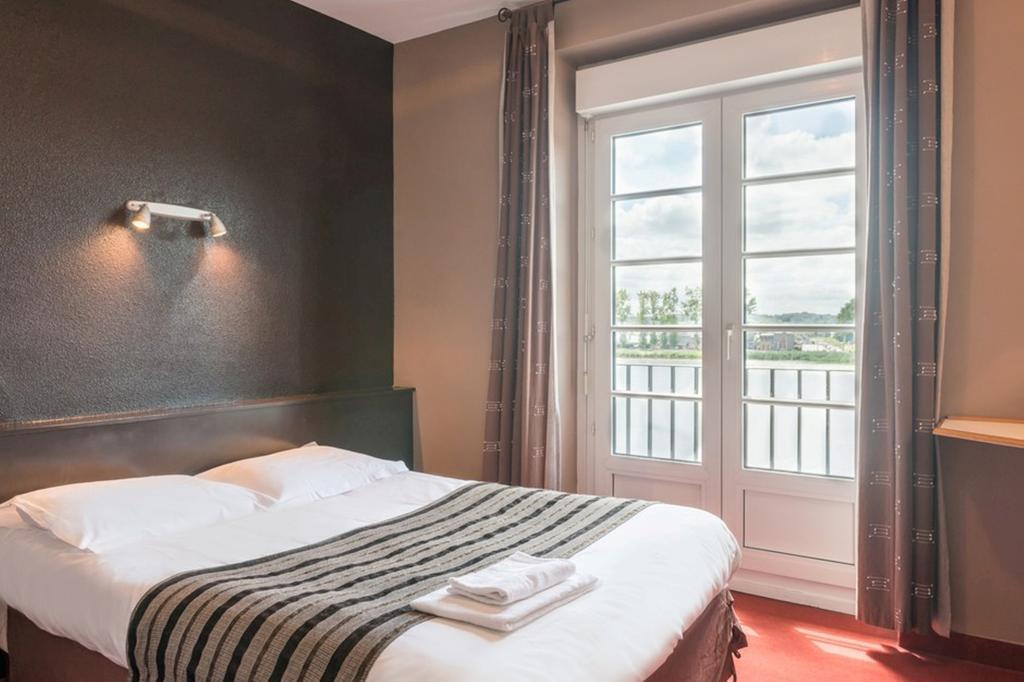 Hotel Restaurant Du Lac Combourg Zewnętrze zdjęcie