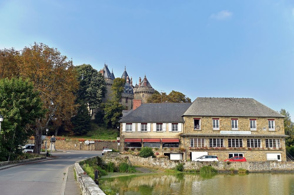 Hotel Restaurant Du Lac Combourg Zewnętrze zdjęcie